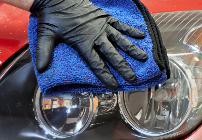 Scheinwerfer reinigen