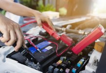 Auto überbrücken: So geben Sie erfolgreich Starthilfe! Starthilfe