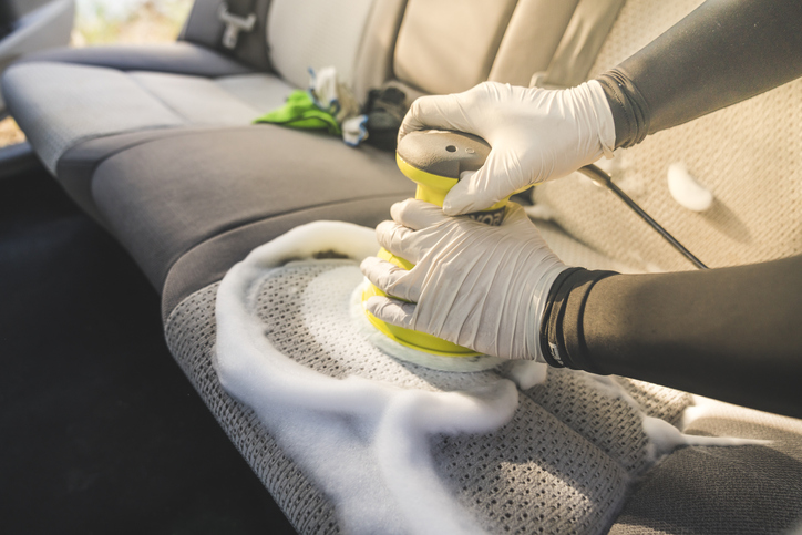 Autositze reinigen: 3 simple Hausmittel gegen Flecken - ÖKO-TEST