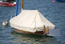 Abdeckplane für das Boot: Auswahl und Verwendung Abdeckplane für das Boot: Auswahl und Verwendung